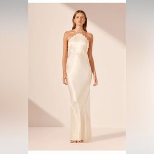 Shona Joy LA LUNE LACE HALTER OPEN
BACK MAXI DRESS - CREAM Size 2